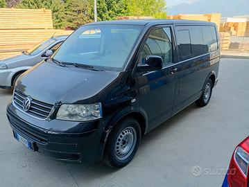 VW Multivan con allestimento per disabili