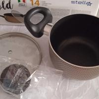 Due pentole con coperchio in vetro