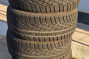 Pneumatici Gomme PIRELLI 205/40 R17, usati