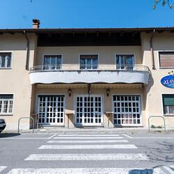 INTERO STABILE POSIZIONE CENTRALE