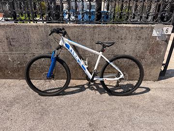 bicicletta MTB semiprofessionale - anno 2025