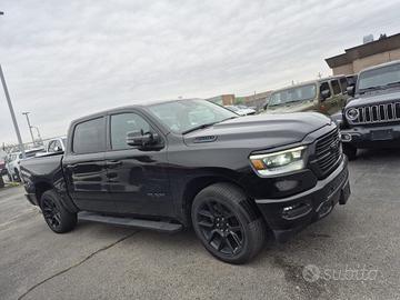 RAM 1500 5.7 V8 Crew Cab Sport Autocarro N1