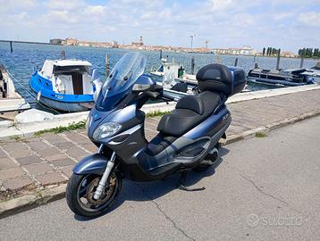 Piaggio X9 500