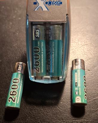 caricatore e batterie ricaricabili 