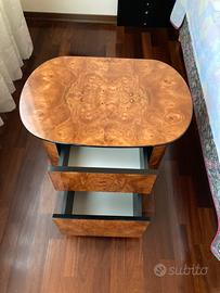 Due comodini in radica