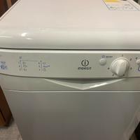 Lavastoviglie Indesit DSG263