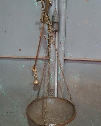 bilancia antica in ottone