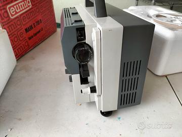 Proiettore con microfono da collezione