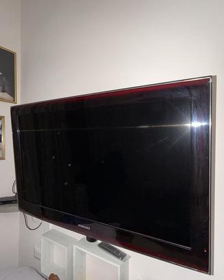 TV+Decoder Digitale+Telecomandi+Staffa muro per tv