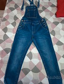 salopette di jeans 