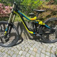 MTB DH full carbon