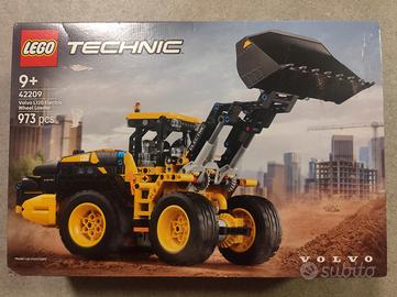 Lego 42209 Technic - Pala Gommata Volvo L120
