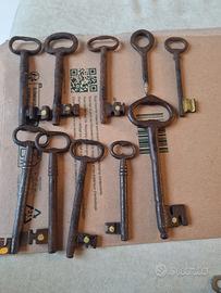LOTTO DI VECCHIE CHIAVI 