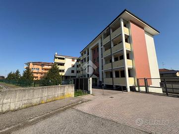 2 LOCALI A TRECATE