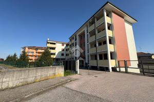 2 LOCALI A TRECATE