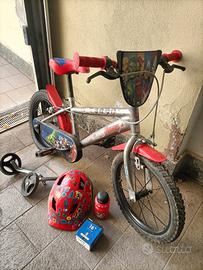 Bicicletta bambino Avengers 16 pollici con rotelle