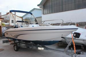 Ranieri Intenational motorizzata Suzuki 115 CV