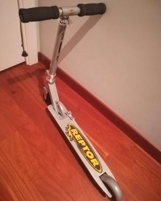 Monopattino in alluminio, non a batteria