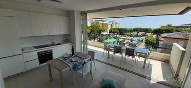 Vista mare e ampio terrazzo