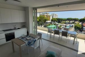 Vista mare e ampio terrazzo