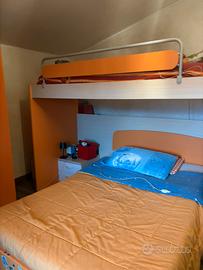 Cameretta completa con letto a soppalco