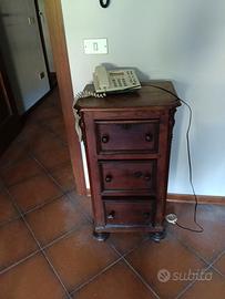 mobiletto in legno 