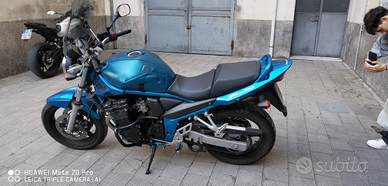 Moto Suzuki