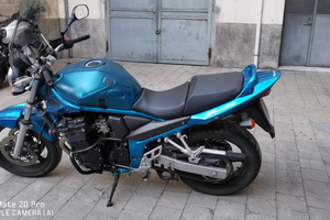 Moto Suzuki