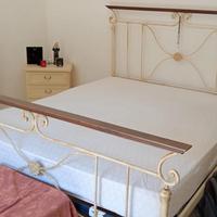 Letto in ferro e legno matrimoniale
