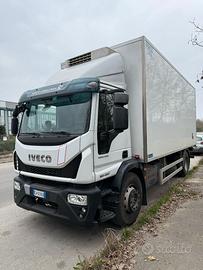 Iveco - veicolo commerciale con certificazioni