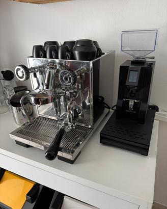 Macchina caffe e macinino professionale