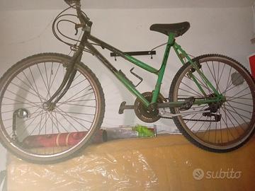 bicicletta verde vintage