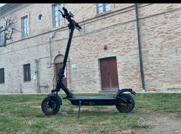 monopattino elettrico vivo v40