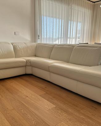 Divano in pelle bianca