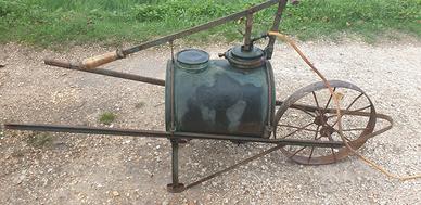 Pompa per trattamenti  antica