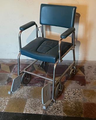 Carrozzina a rotelle