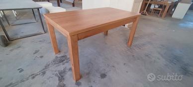 Tavolo in legno allungabile 