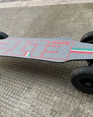 Skateboard elettrico