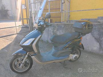 Piaggio Fly 150