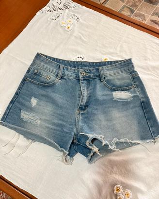Shorts donna jeans strappati