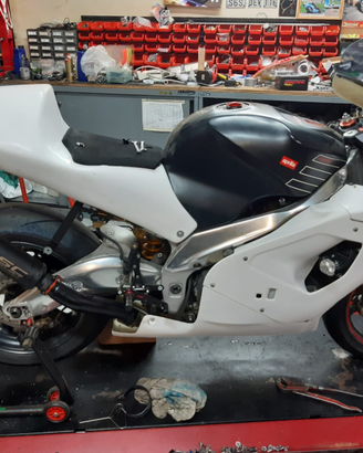 Aprilia RSV 1000 2001