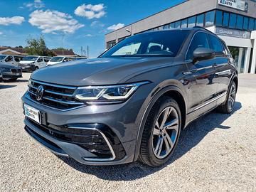 Volkswagen Tiguan II 2.0 tdi R-Line 150cv dsg