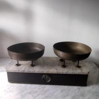 bilancia antica con due piatti