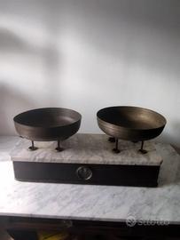 bilancia antica con due piatti