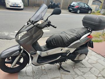 Yamaha Xmax 250