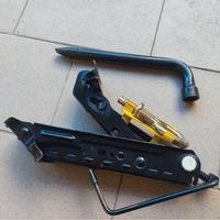 Krik completo per sostituzione ruota di scorta