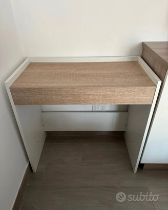 SCRIVANIA DA CASA COMPUTER PC COME NUOVA