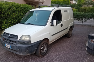 Furgone fiat dobló