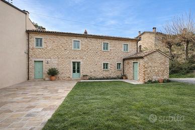 Casale da Ristrutturare