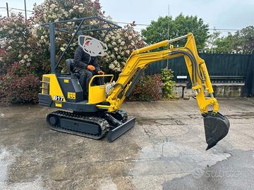 E184 Mini escavatore Yanmar B17